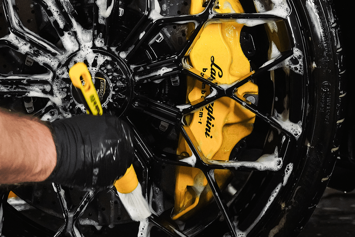 Najczęstsze błędy w samodzielnym detailingu auta